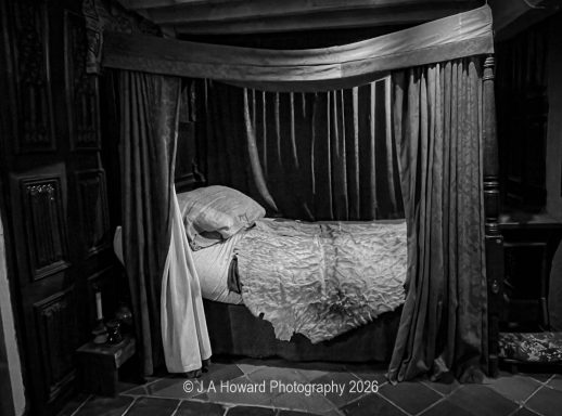 Haunted bed? Tudor bed at Tudor World museum - join full Circle Paranormal as we try to contact previous residents of the building